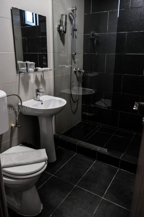 Hotel Bordeaux Galati  Ngoại thất bức ảnh