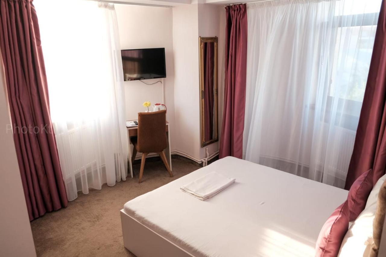 Hotel Bordeaux Galati  Ngoại thất bức ảnh
