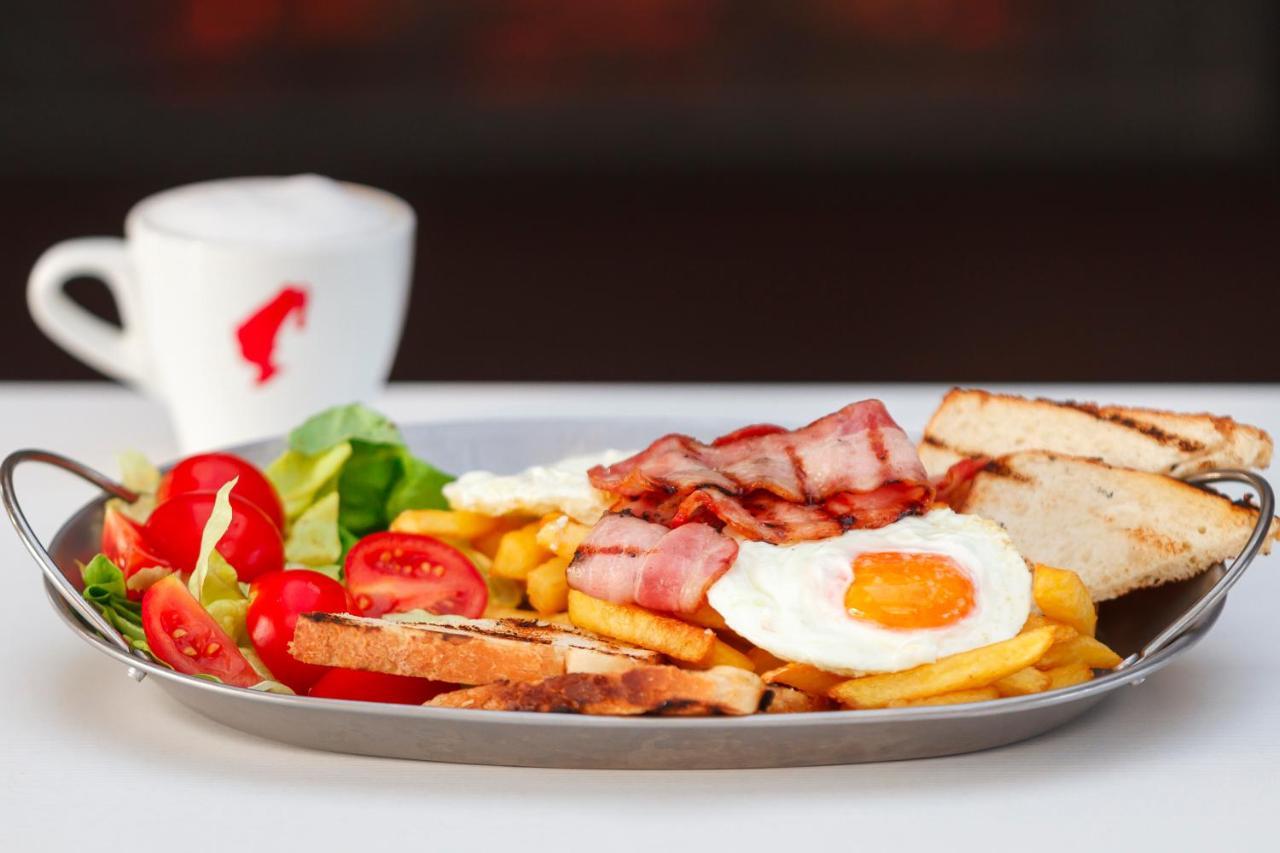 Hotel Bordeaux Galati  Ngoại thất bức ảnh
